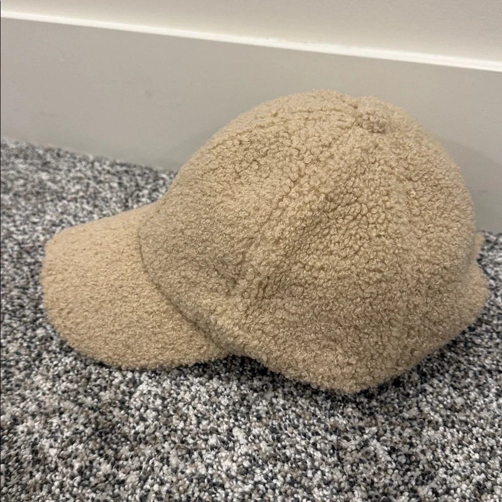 Zara Cozy Beige Neutral Teddy Fleece Sherpa Casual Cool Streetwear Cap Hat